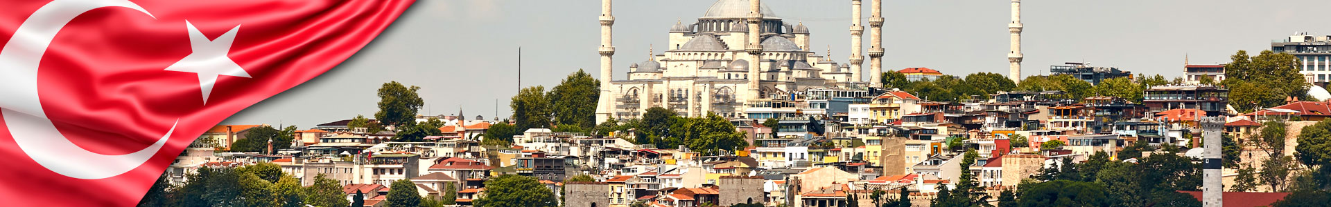 Bandera de Turquía con mezquita azul y estrecho del Bósforo en Estambul