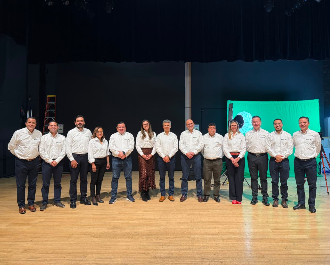 Imagen de los directivos, jefes de oficina, vicepresidentes y presidente de ICETEX