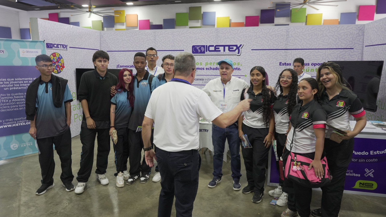 Foto de estudiante sonriendo