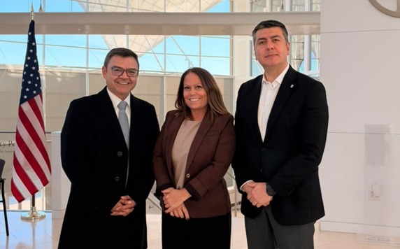 Imagen presidente ICETEX Richard Caicedo en Estados Unidos con aliados de Fulbright Colombia y World Learning