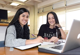 Estudiantes beneficiarios del ICETEX