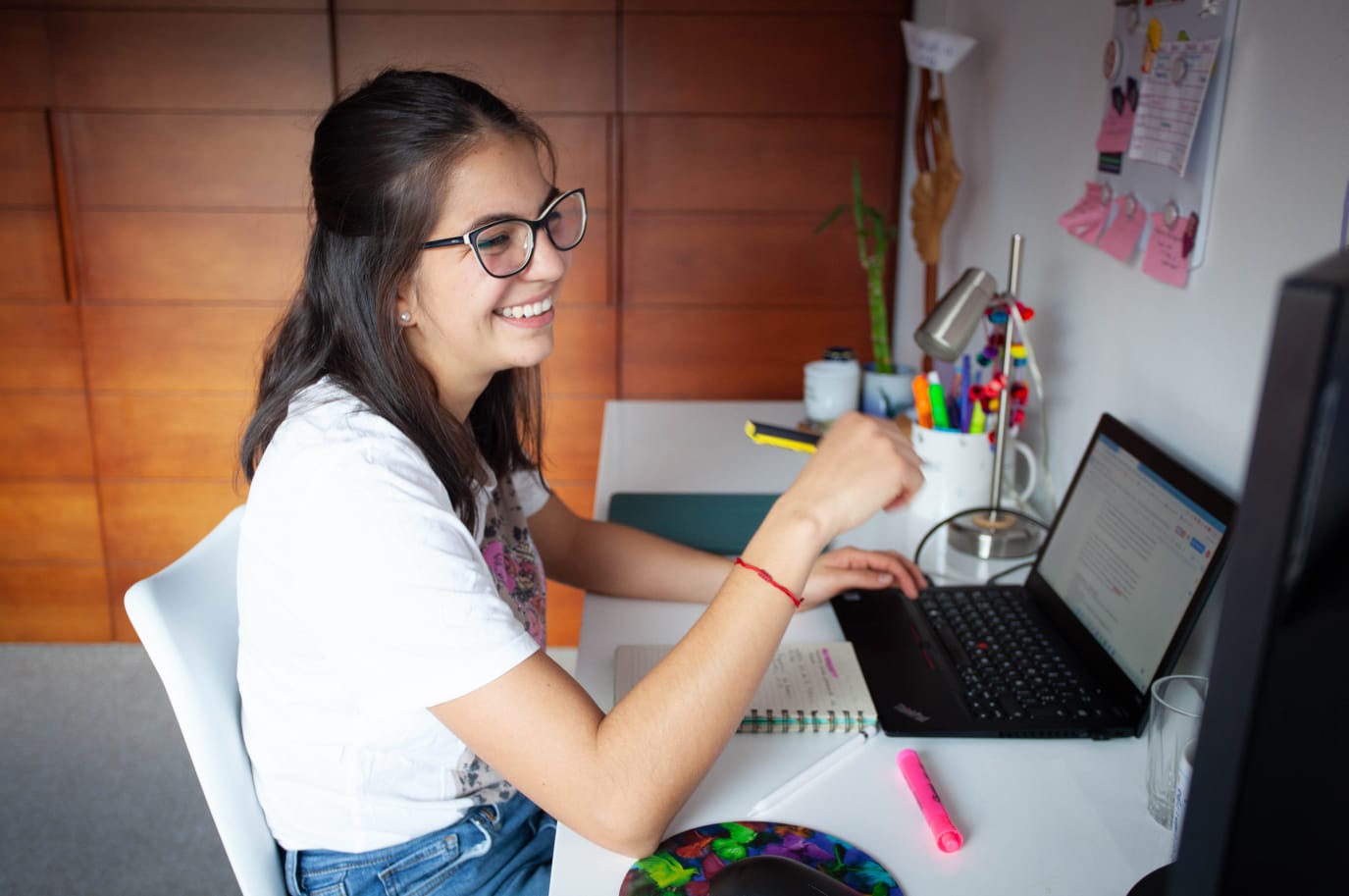 foto de mujer joven estudiante