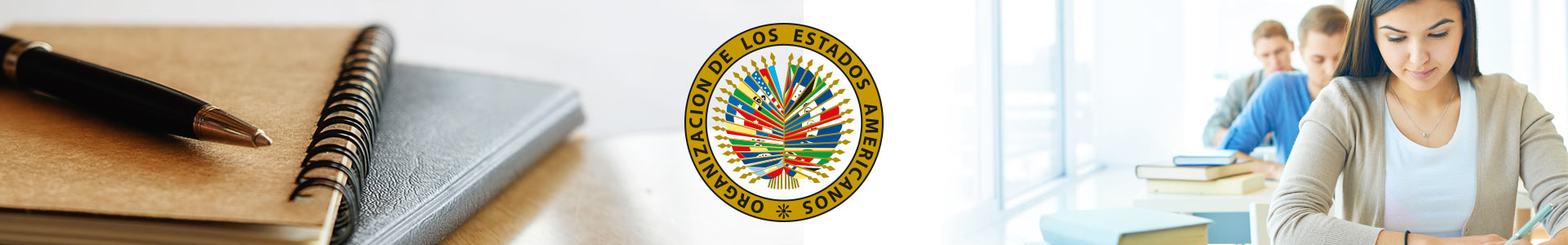 Logo de la OEA con foto de libros y estudiantes en un salón de clase