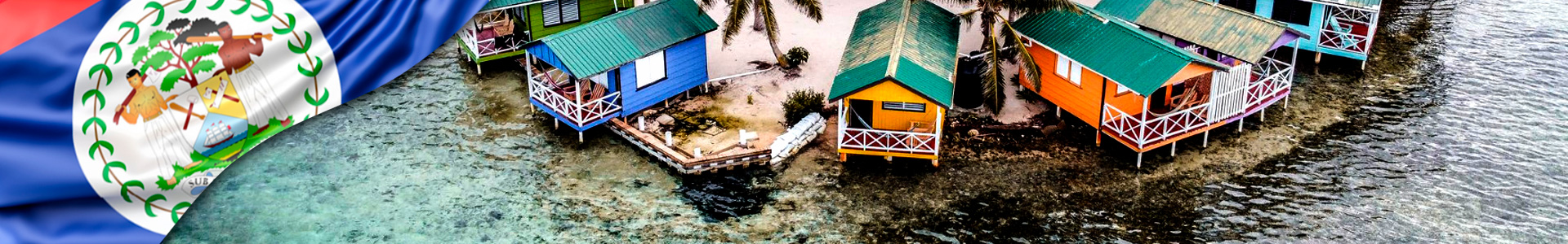 Bandera ondeando de Belice con foto de la isla de Tobacco Caye
