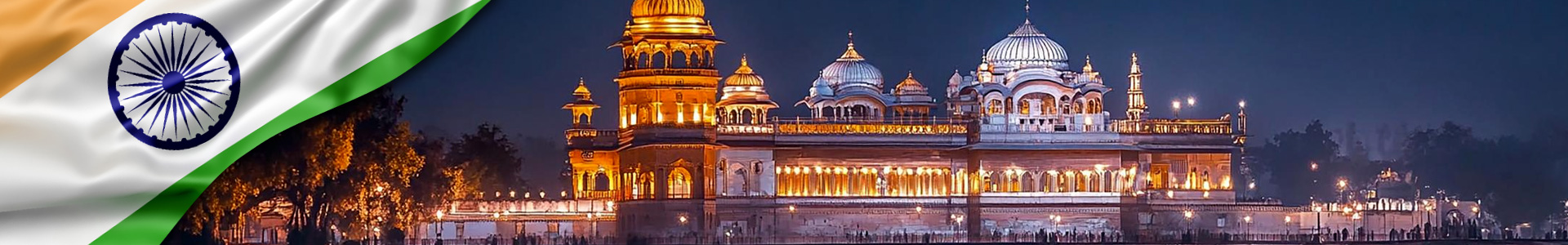 Bandera de India con vista nocturna de un palacio indio