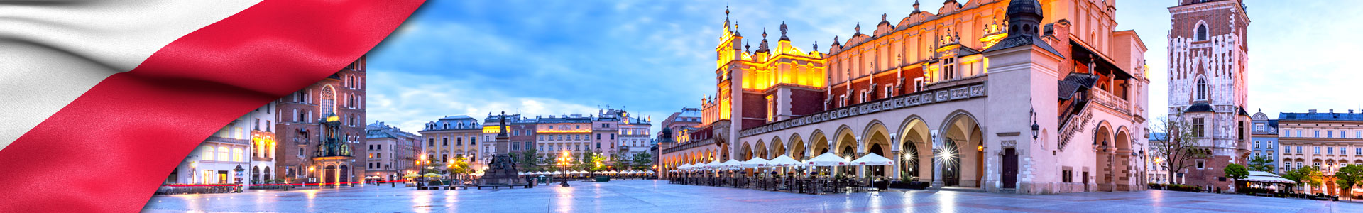 Bandera de Polonia y plaza principal del mercado, Cracovia, Polonia