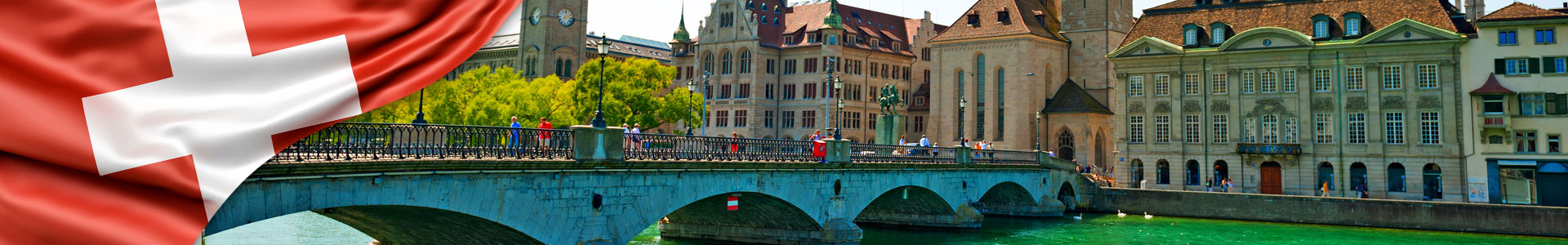 Bandera de Suiza con foto de Centro historico de la ciudad de zurich con vistas al rio y al puente
