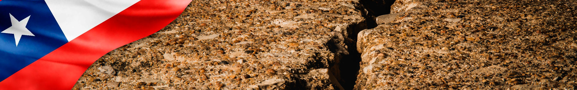 Bandera de Chile con foto de suelo fragmentado por desastre natural