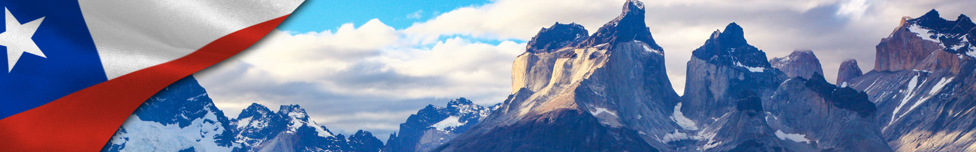 Bandera de Chile con montañas del Parque Nacional Torres del Paine 