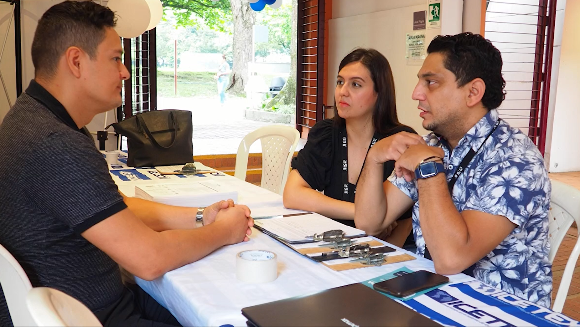 imagen de una beneficiaria del icetex de san andrés